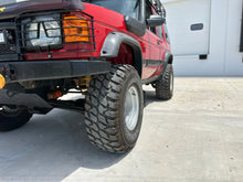 Load image into Gallery viewer, SOLD! &quot;Big Red&quot; Land Rover Discovery 3.9L V8
