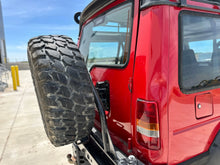 Load image into Gallery viewer, SOLD! &quot;Big Red&quot; Land Rover Discovery 3.9L V8
