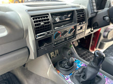 Load image into Gallery viewer, SOLD! &quot;Big Red&quot; Land Rover Discovery 3.9L V8
