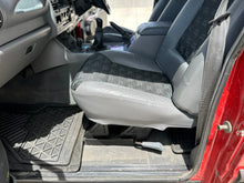 Load image into Gallery viewer, SOLD! &quot;Big Red&quot; Land Rover Discovery 3.9L V8
