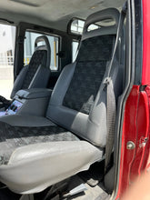 Load image into Gallery viewer, SOLD! &quot;Big Red&quot; Land Rover Discovery 3.9L V8
