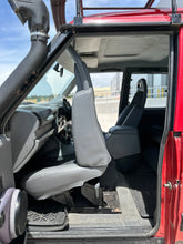 Load image into Gallery viewer, SOLD! &quot;Big Red&quot; Land Rover Discovery 3.9L V8
