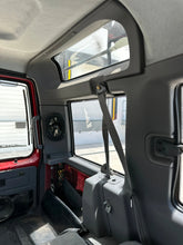 Load image into Gallery viewer, SOLD! &quot;Big Red&quot; Land Rover Discovery 3.9L V8

