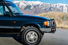 Load image into Gallery viewer, SOLD: 1998 &quot;The Syracuse&quot; Land Rover Discovery SD

