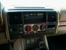 Load image into Gallery viewer, SOLD! 1999 &quot;The Green New Deal&quot; Land Rover Discovery
