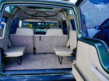 Load image into Gallery viewer, SOLD! 1999 &quot;The Green New Deal&quot; Land Rover Discovery
