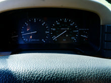 Load image into Gallery viewer, SOLD! 1999 &quot;The Green New Deal&quot; Land Rover Discovery
