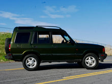 Load image into Gallery viewer, SOLD! 1999 &quot;The Green New Deal&quot; Land Rover Discovery

