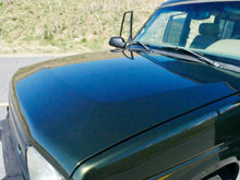 Load image into Gallery viewer, SOLD! 1999 &quot;The Green New Deal&quot; Land Rover Discovery
