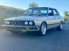 Load image into Gallery viewer, SOLD! 1988 BWM E28 535i
