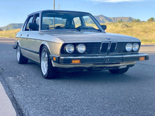 Load image into Gallery viewer, SOLD! 1988 BWM E28 535i
