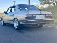 Load image into Gallery viewer, SOLD! 1988 BWM E28 535i
