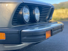 Load image into Gallery viewer, SOLD! 1988 BWM E28 535i

