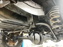 Load image into Gallery viewer, SOLD: 1998 &quot;The Syracuse&quot; Land Rover Discovery SD
