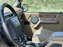 Load image into Gallery viewer, SOLD: 1998 &quot;The Syracuse&quot; Land Rover Discovery SD
