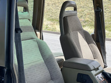 Load image into Gallery viewer, SOLD: 1998 &quot;The Syracuse&quot; Land Rover Discovery SD

