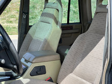 Load image into Gallery viewer, SOLD: 1998 &quot;The Syracuse&quot; Land Rover Discovery SD
