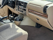 Load image into Gallery viewer, SOLD: 1998 &quot;The Syracuse&quot; Land Rover Discovery SD
