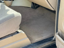 Load image into Gallery viewer, SOLD: 1998 &quot;The Syracuse&quot; Land Rover Discovery SD
