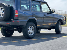 Load image into Gallery viewer, SOLD: 1998 &quot;The Syracuse&quot; Land Rover Discovery SD
