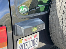 Load image into Gallery viewer, SOLD: 1998 &quot;The Syracuse&quot; Land Rover Discovery SD

