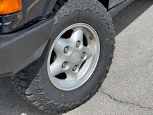 Load image into Gallery viewer, SOLD: 1998 &quot;The Syracuse&quot; Land Rover Discovery SD
