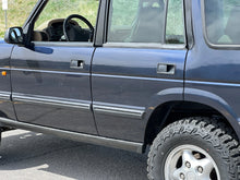 Load image into Gallery viewer, SOLD: 1998 &quot;The Syracuse&quot; Land Rover Discovery SD
