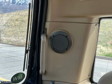 Load image into Gallery viewer, SOLD: 1998 &quot;The Syracuse&quot; Land Rover Discovery SD
