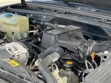 Load image into Gallery viewer, SOLD: 1998 &quot;The Syracuse&quot; Land Rover Discovery SD
