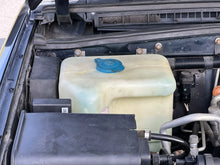 Load image into Gallery viewer, SOLD: 1998 &quot;The Syracuse&quot; Land Rover Discovery SD
