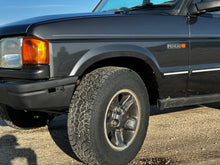 Load image into Gallery viewer, SOLD! &quot;The Liverpool&quot; Land Rover Discovery Premium 300 TDi
